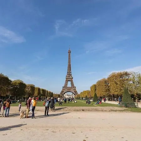 Excellent Pied A Terre Parisien Apartment