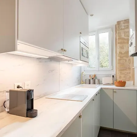 Excellent Pied A Terre Parisien Apartment