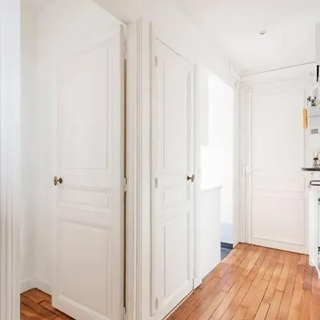 Excellent Pied A Terre Parisien Appartamento *
